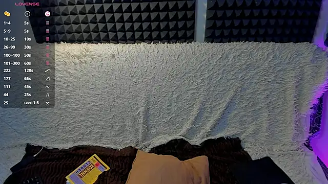 Crystallora  online show from 02/11/25, 01:51