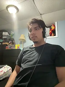 Snapshot of meximaloo1 chatting on 10/22/25, 04:13 meximaloo1 online show from 10/22/25, 04:13