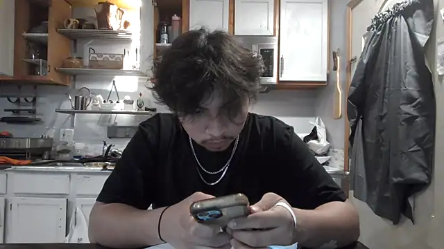 Snapshot of meximaloo1 chatting on 11/06/25, 12:33 meximaloo1 online show from 11/06/25, 12:33