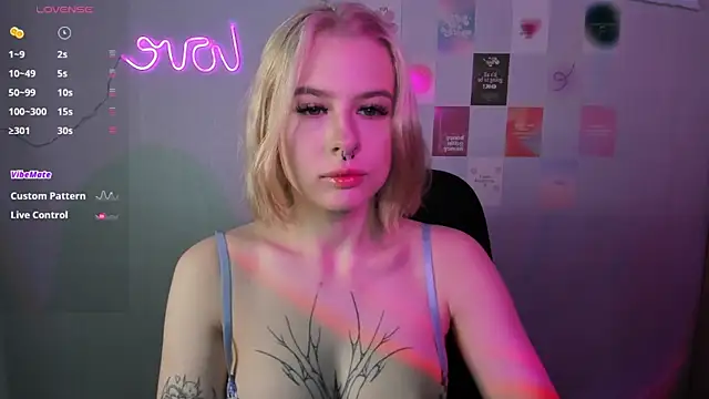 Snapshot of tender_kiitty chatting on 12/22/24, 07:33 tender kiitty online show from 12/22/24, 07:33