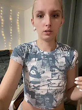 Snapshot of AnnyBelleX chatting on 11/19/25, 02:28 AnnyBelleX online show from 11/19/25, 02:28