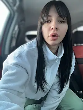 Snapshot of JulliaVegas chatting on 03/04/26, 01:33 JulliaVegas online show from 03/04/26, 01:33