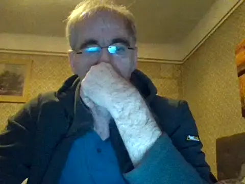 Snapshot of farock chatting on 12/20/24, 10:22 farock online show from 12/20/24, 10:22