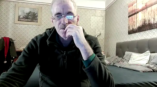 Snapshot of farock chatting on 12/30/24, 01:58 farock online show from 12/30/24, 01:58
