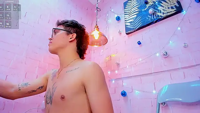 Snapshot of JACK_BLOSSOM_ chatting on 12/19/24, 06:12 JACK BLOSSOM online show from 12/19/24, 06:12