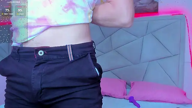 Snapshot of JACK_BLOSSOM_ chatting on 01/08/25, 12:05 JACK BLOSSOM online show from 01/08/25, 12:05