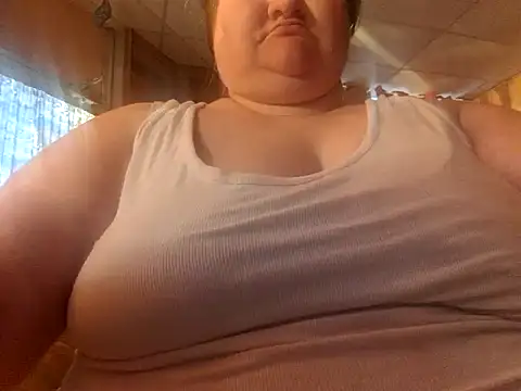 chrissybear84 online show from 06/24/26, 11:53