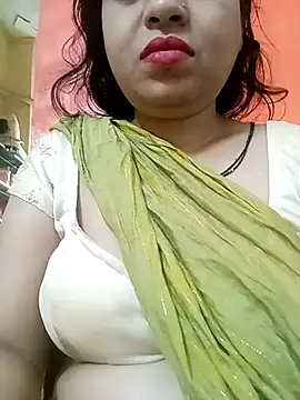 Snapshot of sunita-doll chatting on 10/15/25, 01:50 sunita-doll online show from 10/15/25, 01:50