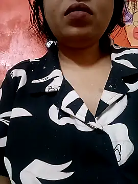 Snapshot of sunita-doll chatting on 12/03/25, 01:35 sunita-doll online show from 12/03/25, 01:35