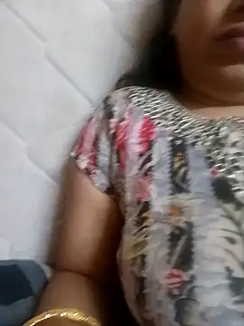 Snapshot of sunita-doll chatting on 12/05/25, 04:58 sunita-doll online show from 12/05/25, 04:58