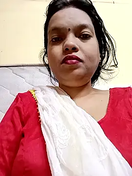 Snapshot of sunita-doll chatting on 12/15/25, 03:44 sunita-doll online show from 12/15/25, 03:44