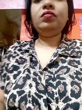 Snapshot of sunita-doll chatting on 12/18/25, 01:44 sunita-doll online show from 12/18/25, 01:44