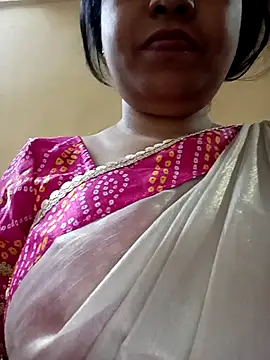 Snapshot of sunita-doll chatting on 01/08/26, 04:09 sunita-doll online show from 01/08/26, 04:09