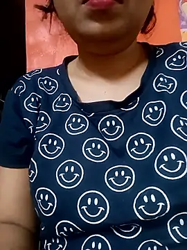 Snapshot of sunita-doll chatting on 02/02/26, 01:37 sunita-doll online show from 02/02/26, 01:37