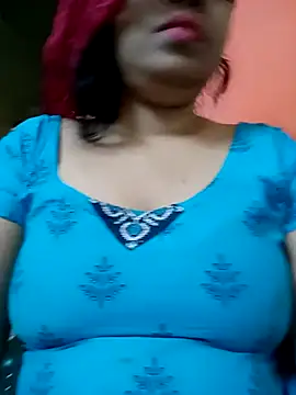 Snapshot of sunita-doll chatting on 02/23/26, 01:36 sunita-doll online show from 02/23/26, 01:36