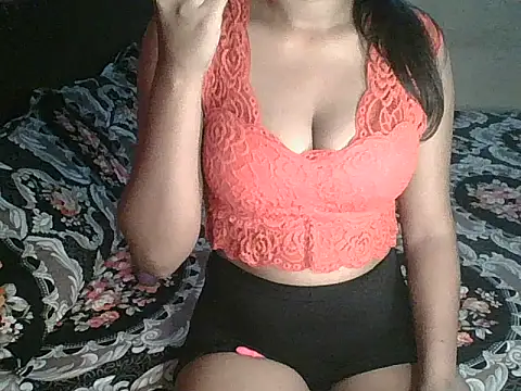 Snapshot of hot__surbhi chatting on 09/27/25, 03:39 hot surbhi online show from 09/27/25, 03:39