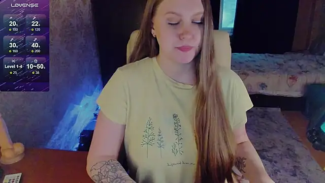 Snapshot of Alice_Dreamgirl_ chatting on 02/10/25, 02:16 Alice Dreamgirl online show from 02/10/25, 02:16