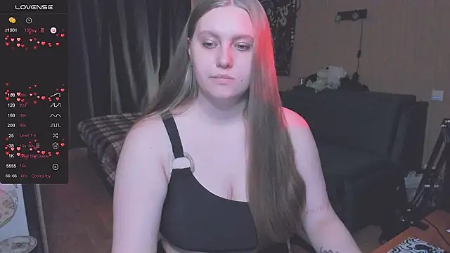 Snapshot of Alice_Dreamgirl_ chatting on 09/29/25, 09:03 Alice Dreamgirl online show from 09/29/25, 09:03