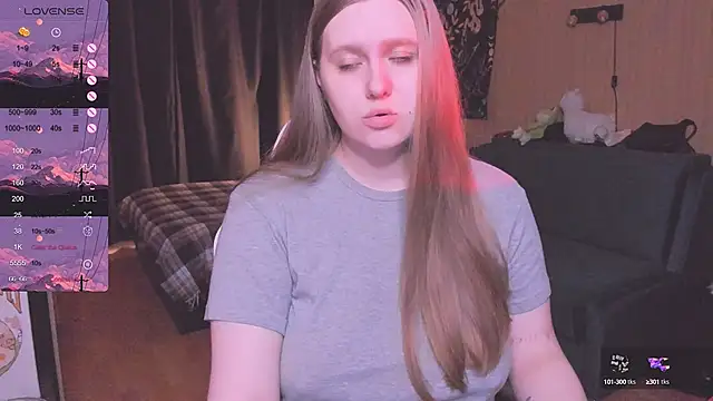 Snapshot of Alice_Dreamgirl_ chatting on 10/15/25, 09:42 Alice Dreamgirl online show from 10/15/25, 09:42