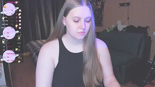 Snapshot of Alice_Dreamgirl_ chatting on 10/18/25, 11:00 Alice Dreamgirl online show from 10/18/25, 11:00