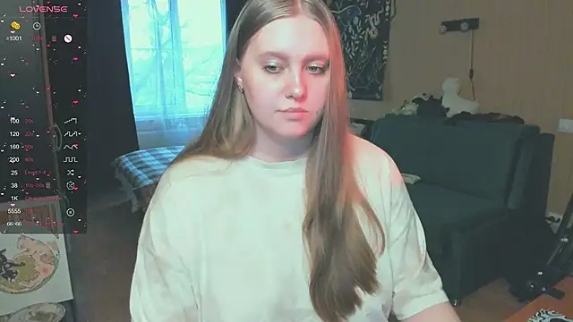 Snapshot of Alice_Dreamgirl_ chatting on 10/26/25, 12:11 Alice Dreamgirl online show from 10/26/25, 12:11