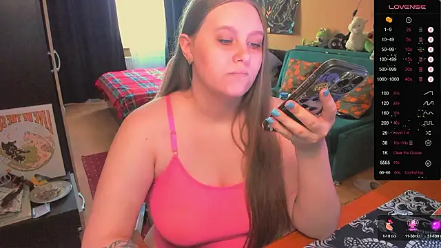 Snapshot of Alice_Dreamgirl_ chatting on 03/06/26, 11:39 Alice Dreamgirl online show from 03/06/26, 11:39