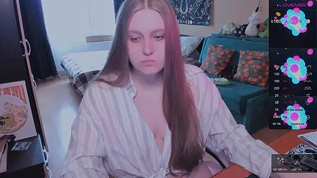 Snapshot of Alice_Dreamgirl_ chatting on 04/05/26, 10:01 Alice Dreamgirl online show from 04/05/26, 10:01