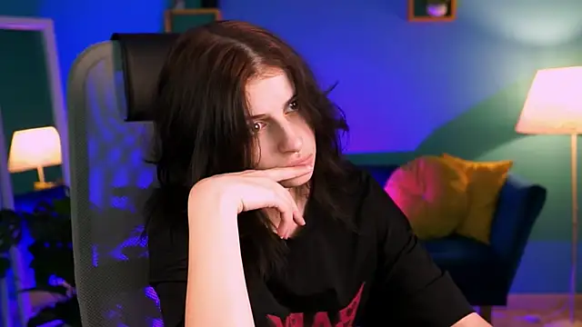 Snapshot of JadeCastle_ chatting on 01/19/26, 04:22 JadeCastle online show from 01/19/26, 04:22