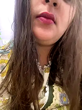Snapshot of leylafleece chatting on 09/13/25, 01:11 leylafleece online show from 09/13/25, 01:11