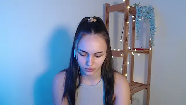 Snapshot of IrinaShayk18 chatting on 02/01/25, 09:32 IrinaShayk18 online show from 02/01/25, 09:32