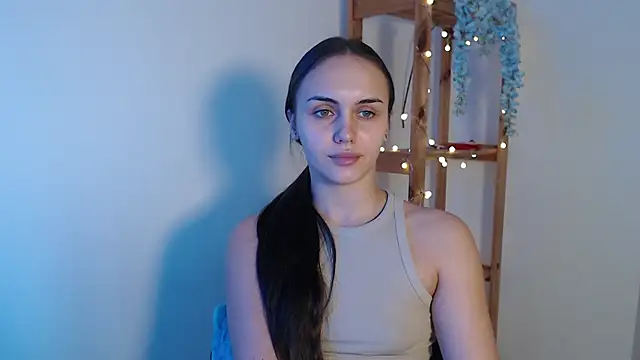 Snapshot of IrinaShayk18 chatting on 02/01/25, 12:37 IrinaShayk18 online show from 02/01/25, 12:37