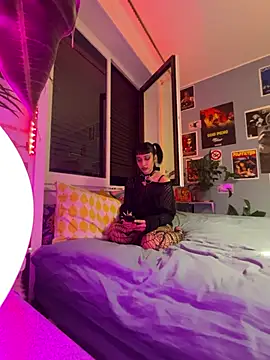 littlewitchxoxo online show from 12/16/24, 08:37