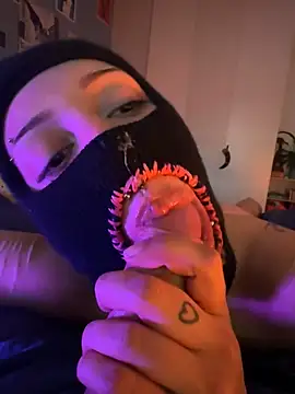 littlewitchxoxo online show from 02/22/25, 03:47