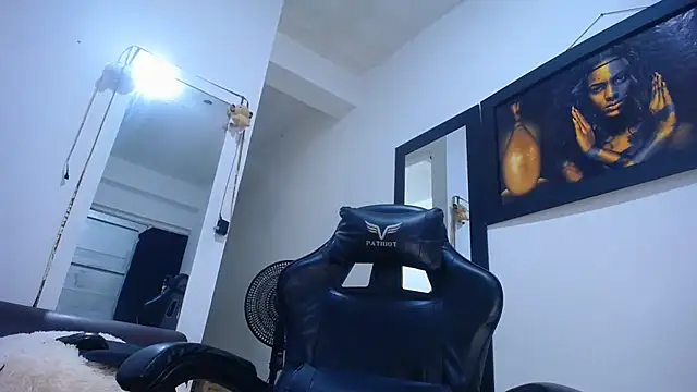 NikolSexyHot online show from 07/14/26, 08:03