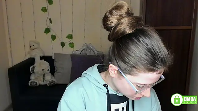 Alicia redfollow online show from 02/01/25, 12:26