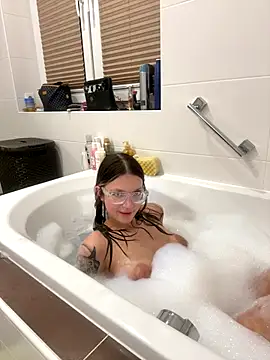 Snapshot of NikaCyberslut chatting on 10/20/25, 07:03 NikaCyberslut online show from 10/20/25, 07:03