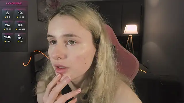 Snapshot of Molly_Toads chatting on 01/04/25, 08:16 Molly Toads online show from 01/04/25, 08:16