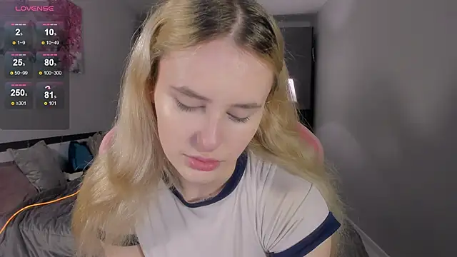 Snapshot of Molly_Toads chatting on 01/21/25, 06:12 Molly Toads online show from 01/21/25, 06:12