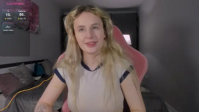 Snapshot of Molly_Toads chatting on 01/21/25, 09:15 Molly Toads online show from 01/21/25, 09:15