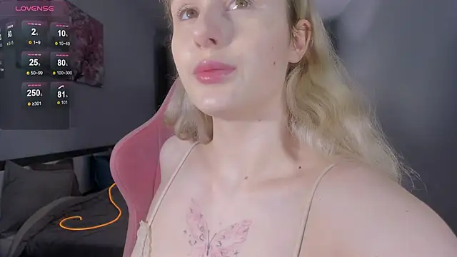 Snapshot of Molly_Toads chatting on 01/22/25, 06:41 Molly Toads online show from 01/22/25, 06:41