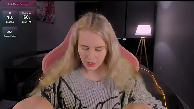 Snapshot of Molly_Toads chatting on 02/03/25, 05:18 Molly Toads online show from 02/03/25, 05:18