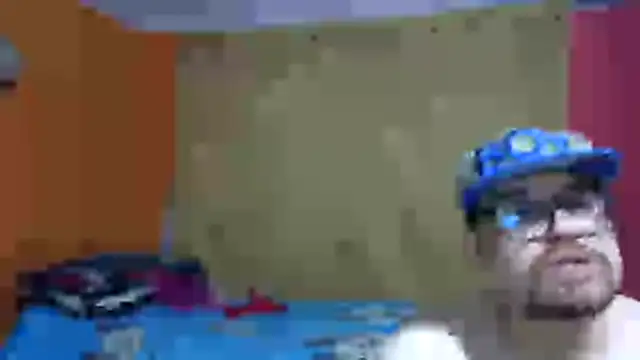 Snapshot of pecadodulce123 chatting on 12/01/25, 01:32 pecadodulce123 online show from 12/01/25, 01:32