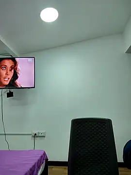 Miss balloonsmila online show from 11/07/25, 02:11