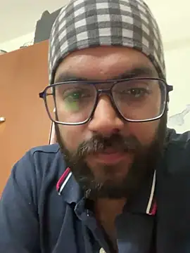 Snapshot of Arsh_Loves_Luv chatting on 12/19/24, 12:34 Arsh Loves Luv online show from 12/19/24, 12:34