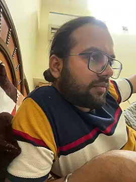 Snapshot of Arsh_Loves_Luv chatting on 12/29/24, 08:26 Arsh Loves Luv online show from 12/29/24, 08:26