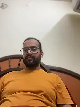 Snapshot of Arsh_Loves_Luv chatting on 01/02/25, 05:29 Arsh Loves Luv online show from 01/02/25, 05:29