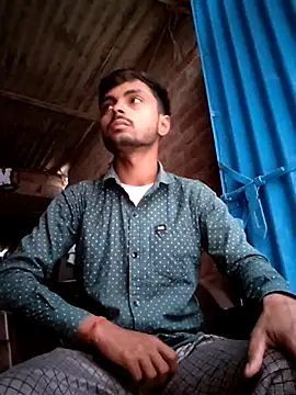 Snapshot of Suraj223kumar chatting on 03/08/26, 01:14 Suraj223kumar online show from 03/08/26, 01:14