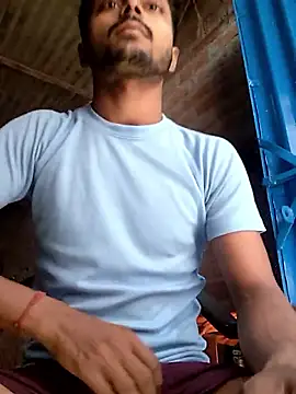 Snapshot of Suraj223kumar chatting on 03/14/26, 03:45 Suraj223kumar online show from 03/14/26, 03:45