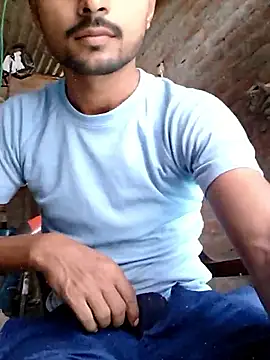 Snapshot of Suraj223kumar chatting on 06/05/26, 08:09 Suraj223kumar online show from 06/05/26, 08:09