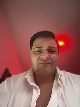 SecretlyDD online show from 02/05/25, 04:14